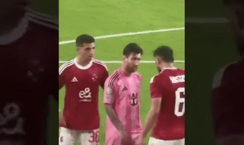 Messi huc dau doi thu? anh 1