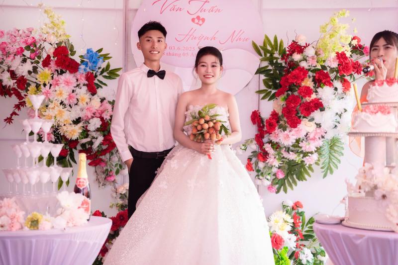 hoa cuoi tu vai thieu anh 1