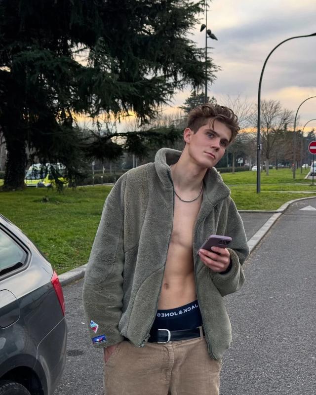 Kurts Adams Rozentals la ai,  VDV Kurts Adams Rozentals,  VDV Olympic,  dinh chi thi dau,  Kurts Adams Rozentals OnlyFans,  OnlyFans la gi,  VDV canoeing,  Olympic Los Angeles 2028 anh 3