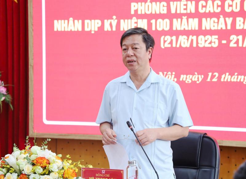 sach,  chinh tri,  ly luan anh 1