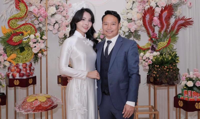 Vu Hong Viet,  Thuy Anh,  HLV Hong Viet anh 1