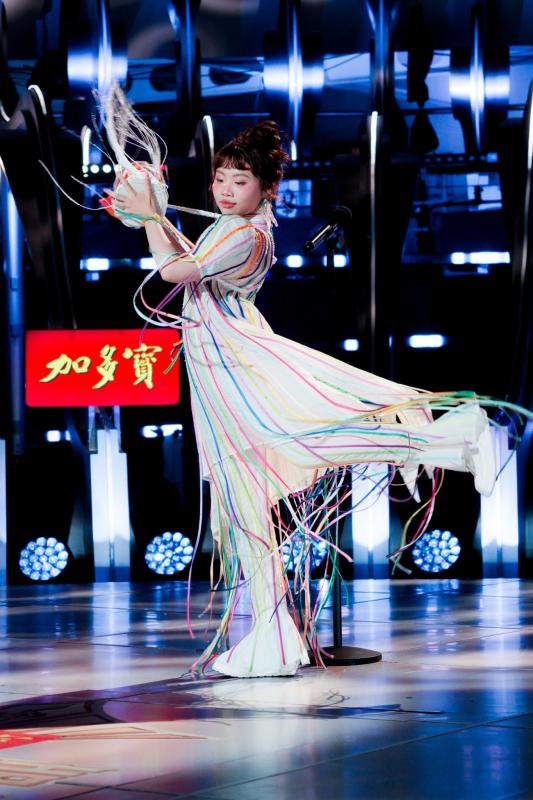 Phuong My Chi anh 2