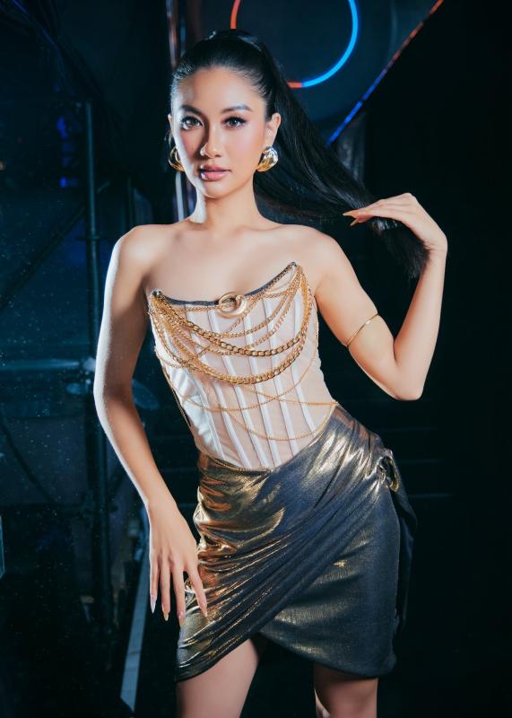 hoa hau hoan vu,  miss cosmo,  phuong linh,  kim ngan,  minh nhan anh 1