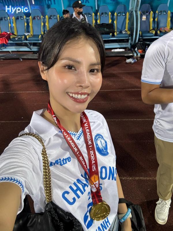 Vu Hong Viet,  Thuy Anh,  HLV Hong Viet anh 4