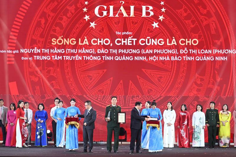 Giai bao chi,  ky niem bao chi,  le trao giai,  giai thuong bao,  bao chi sang tao anh 10