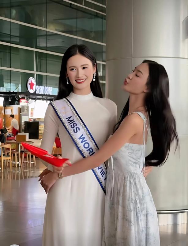 Huynh Tran Y Nhi anh 2