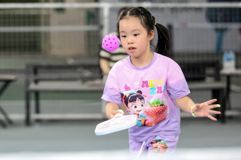 pickleball tre em, hoc pickleball he, khoa hoc pickleball, pickleball ha noi, san choi he, tre em nghi he, mon the thao he, pickleball cho be, lop hoc pickleball, pickleball la gi, tre em choi the thao, van dong mua he, trai he the thao, pickleball de choi, hoat dong he cho be, the thao tre em, san choi pickleball, hoc phi pickleball, pickleball pho vinh hung anh 4