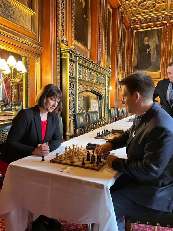 Poker,  Co vua,  tennis,  CEO,  chinh tri gia anh 2