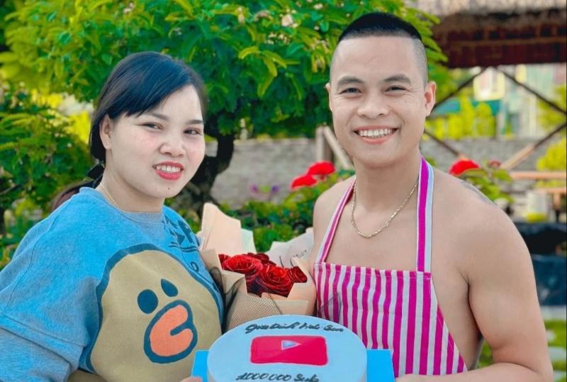 tiktoker khoa gio hang anh 1