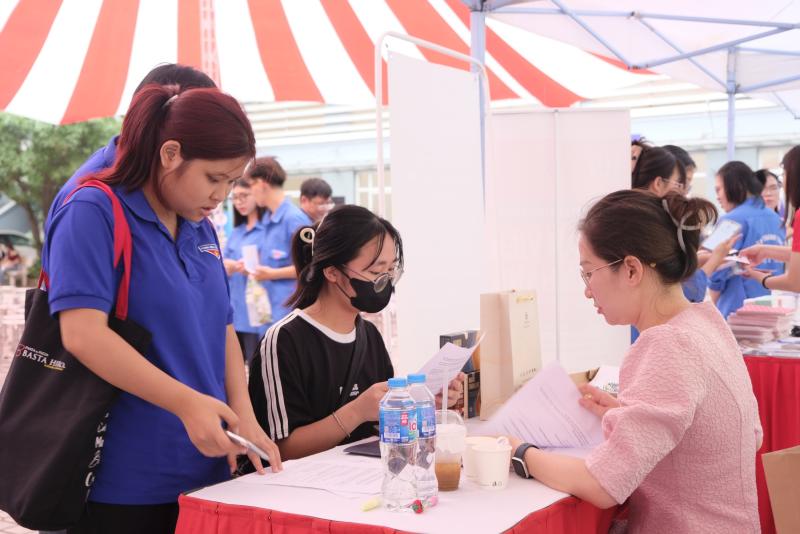 lan song nghi huu anh 2