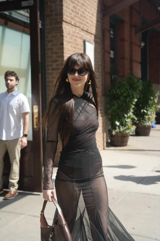 Dakota Johnson,  Dakota Johnson chia tay,  50 Sac Thai,  nu dien vien anh 4