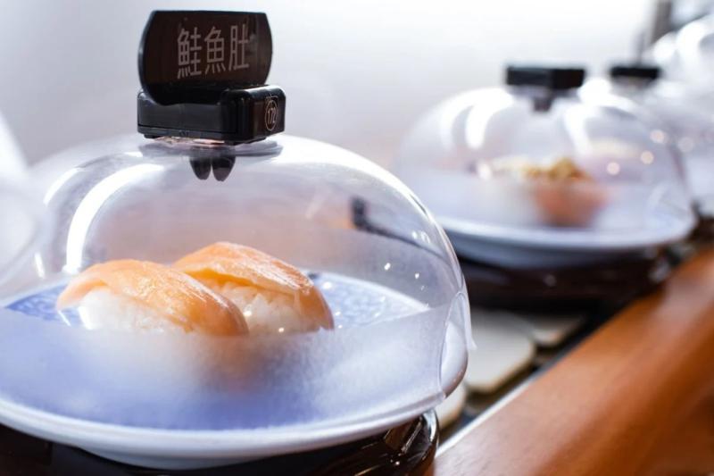 tro dua nha hang sushi anh 2