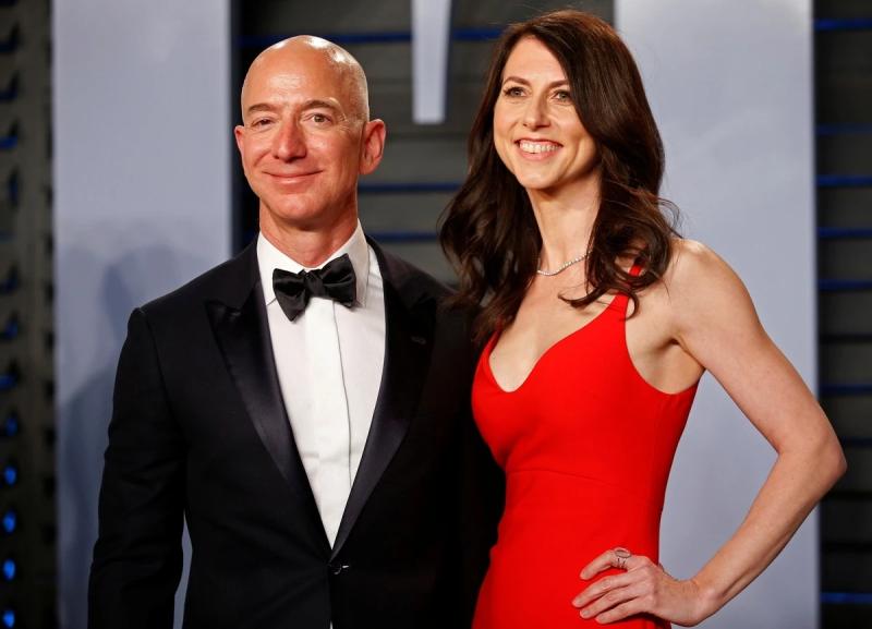 Dam cuoi Jeff Bezos anh 8