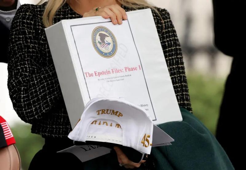 dong minh trump anh 2