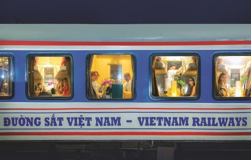 doan tau Thong Nhat anh 2