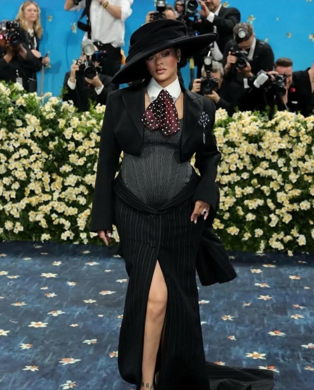 Linh Bui,  con gai Xuan Hinh,  Xuan Hinh,  Rihanna,  Joyce Pham,  con gai Minh Nhua,  Minh Nhua,  dai gia Minh Nhua anh 10