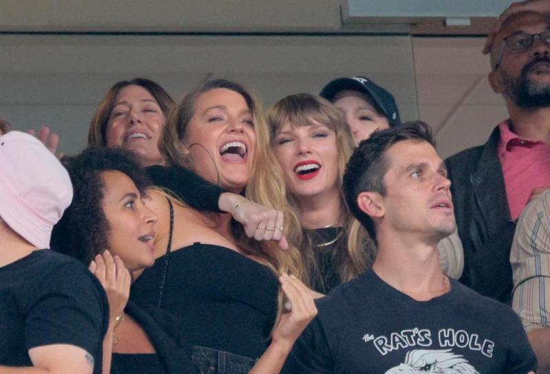 Taylor Swift,  Blake Lively,  sao Au My anh 1