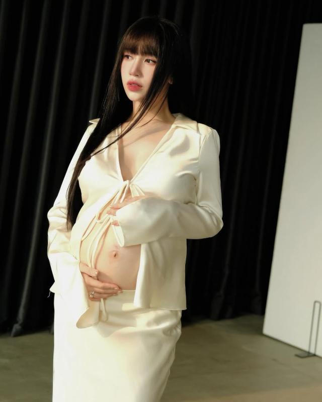 Linh Bui,  con gai Xuan Hinh,  Xuan Hinh,  Rihanna,  Joyce Pham,  con gai Minh Nhua,  Minh Nhua,  dai gia Minh Nhua anh 8