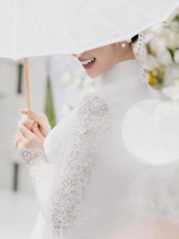 Newsfeed Rate,  Huong Lien,  Tran Bich Hanh,  Van Thanh,  ban gai Van Thanh,  bong da,  the thao,  WAG Viet,  cau thu Viet,  Tuyet Lan,  Thanh Thanh Huyen,  Pong Chuan anh 5