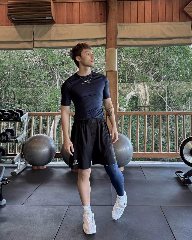 Son Tung M-TP,  Anh Tu Atus,  Anh Tu,  Bad Bunny,  Jeremy Allen White anh 4