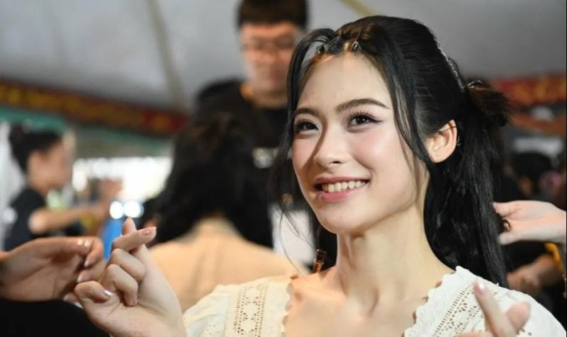 hoa hau Viet Nam,  chung ket hoa hau,  hoa hau anh 1