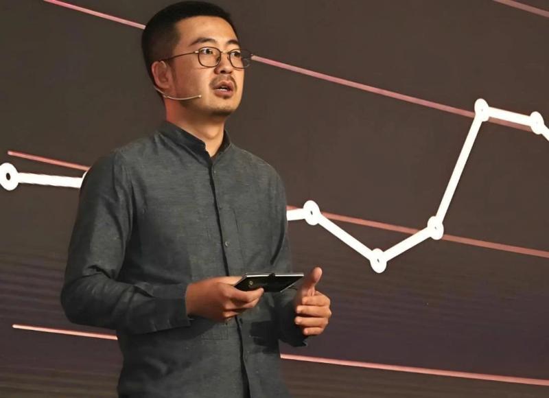 giam doc xiaomi ngoai tinh anh 10