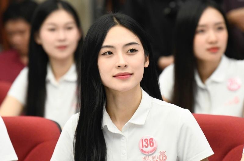 hoa hau Viet Nam,  A hau Van Nhi,  Van Nhi,  Truc linh anh 8