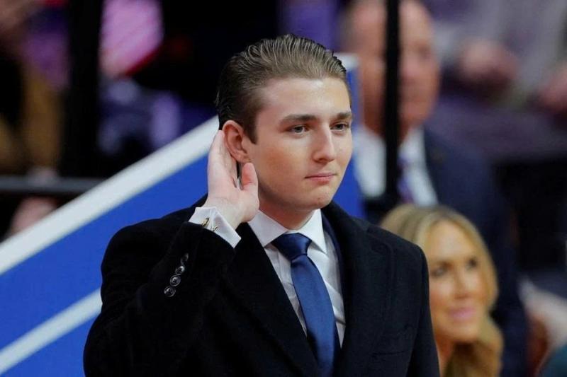 Barron Trump co ban gai anh 1