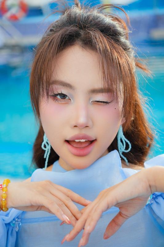 Phuong My Chi anh 2