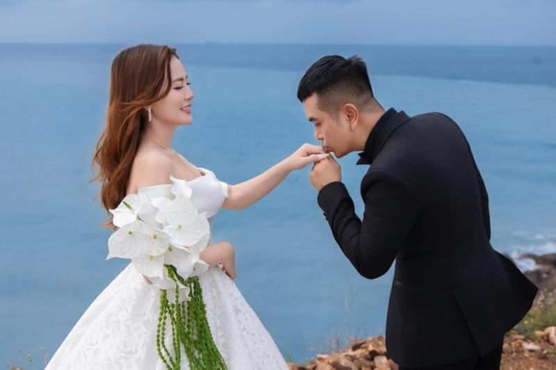 Hung Thuan cuoi anh 1