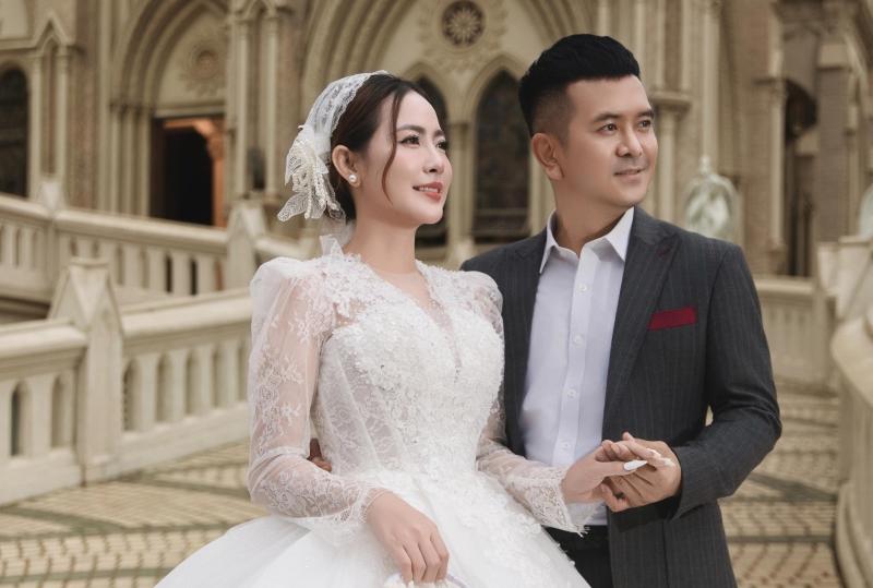 Hung Thuan cuoi anh 2