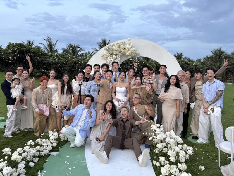 Kai Dinh cuoi anh 1
