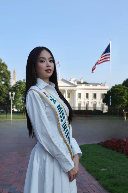 Hoa hau Thanh Thuy anh 1
