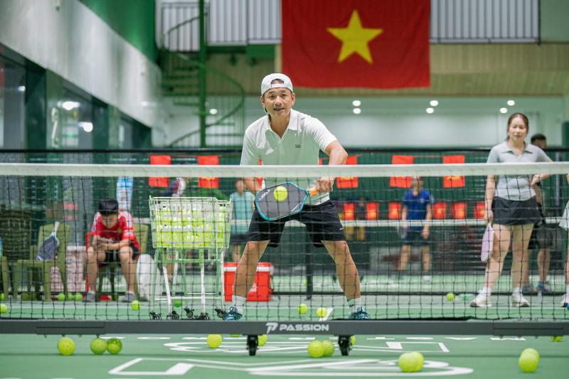 san pickleball trong nha,  san pickleball Ha Noi,  pickleball Ha Noi,  San pickleball,  Pickleball Ha Noi,  Choi pickleball,  San may lanh,  San TTTM,  Pickle-mall anh 3
