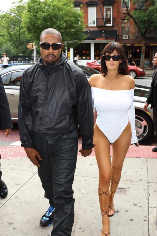 Bianca Censori,  Ye,  Kanye West,  vo Kanye West anh 6