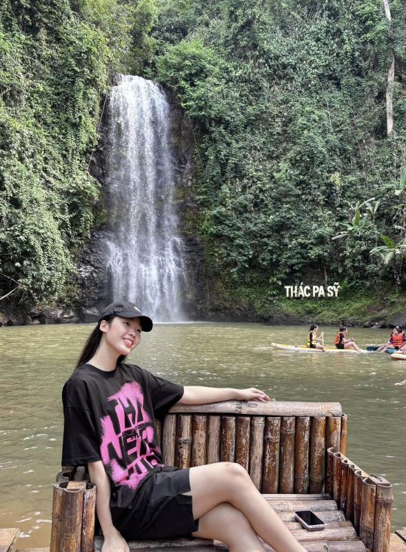 Pham Quynh Huong bong chuyen anh 4