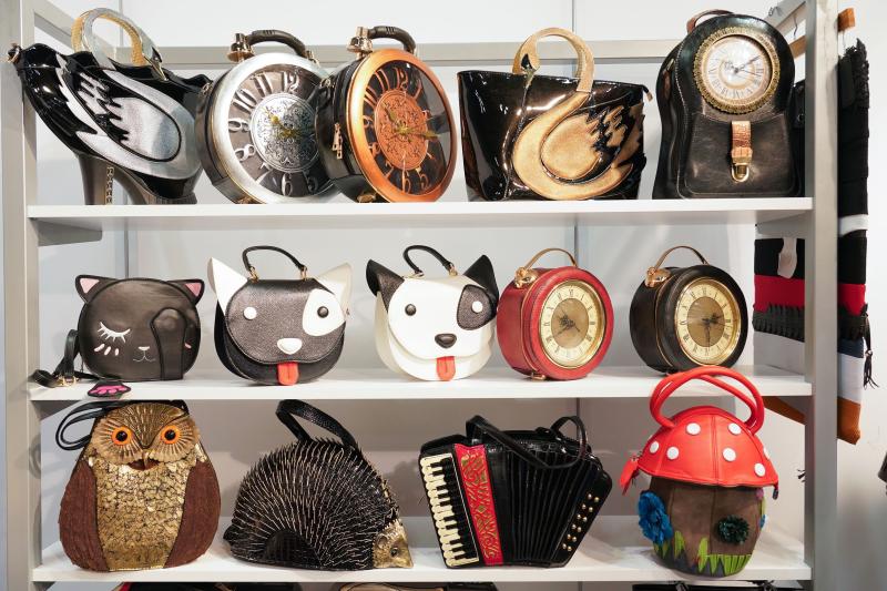 Phao cuu sinh LV,  Phao cuu sinh,  tui Louis Vuitton,  tui phao Louis Vuitton,  Louis Vuitton Lifebuoy anh 11