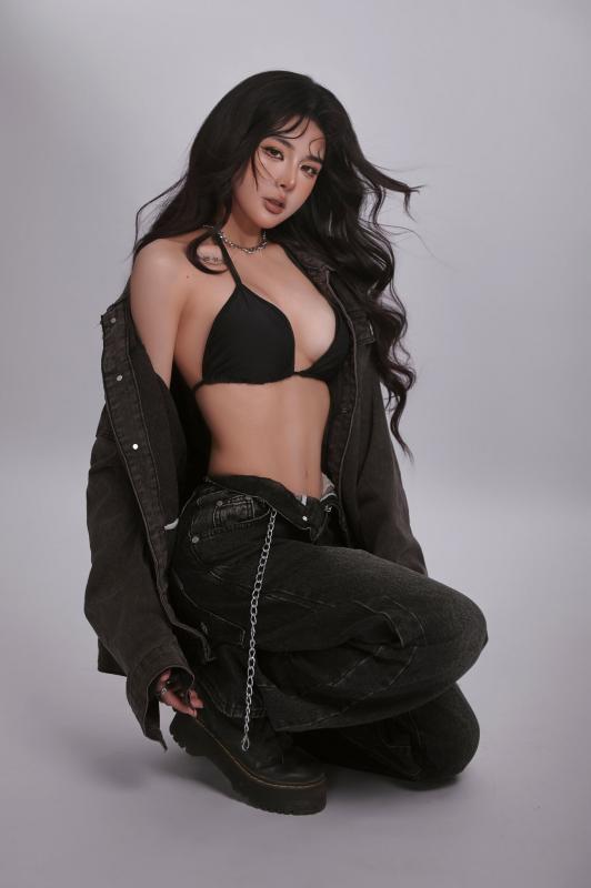 ban gai Vu Van Thanh anh 4
