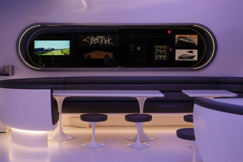tram sac Tesla,  Tesla Diner te,  Elon Musk that bai,  Cybertruck bi che,  am thuc Tesla,  phe binh Tesla anh 3