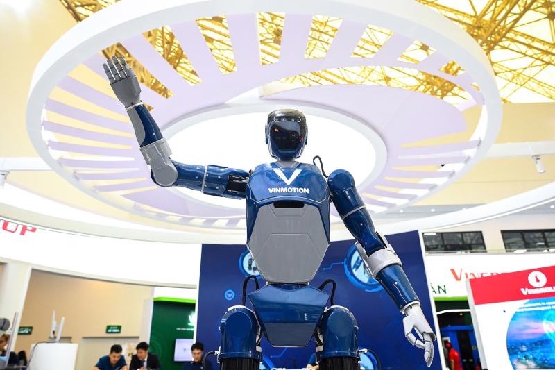 trien lam 2/9,  trien lam thanh tuu,  trien lam Quoc khanh,  robot VinMotion la gi anh 3