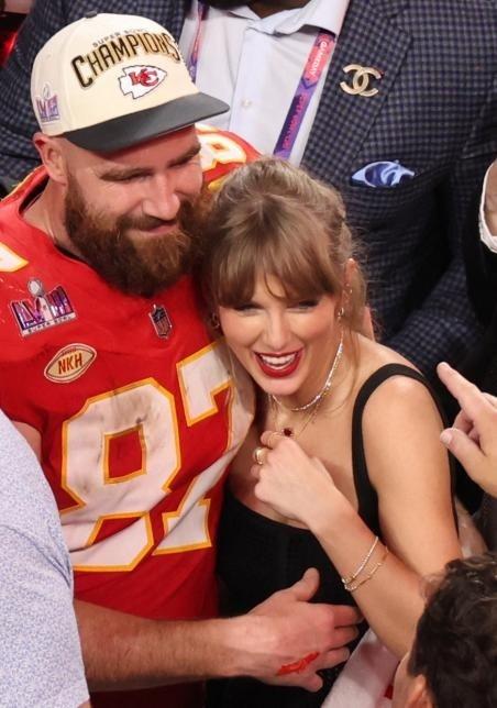 Taylor Swift  dinh hon anh 4