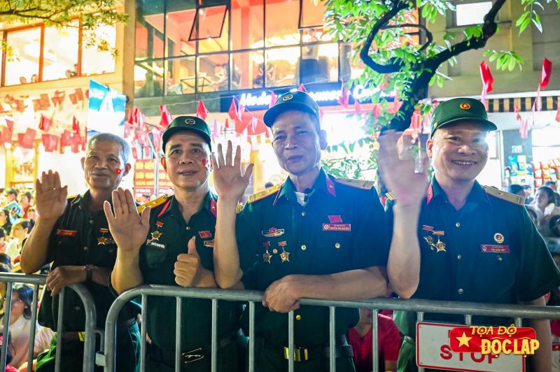cuu chien binh khoc A80 anh 2