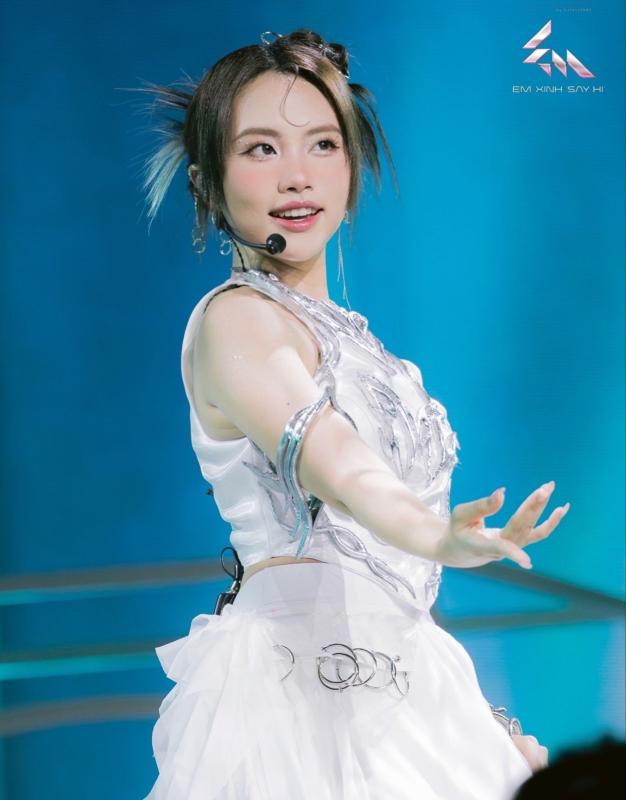 Em xinh "say hi" anh 3