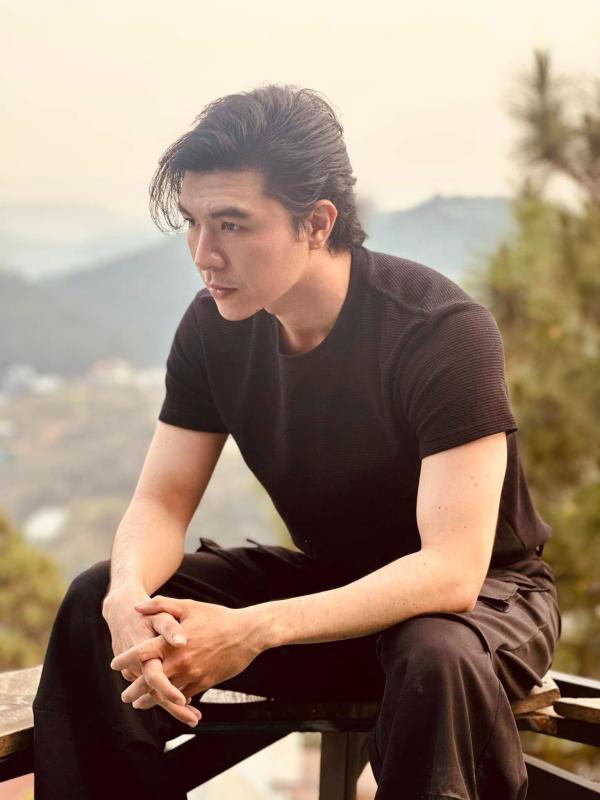 Nam dien vien mua do anh 2