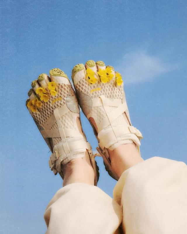 Vibram FiveFingers,  Vibram,  FiveFingers,  Jennie,  BlackPink anh 6