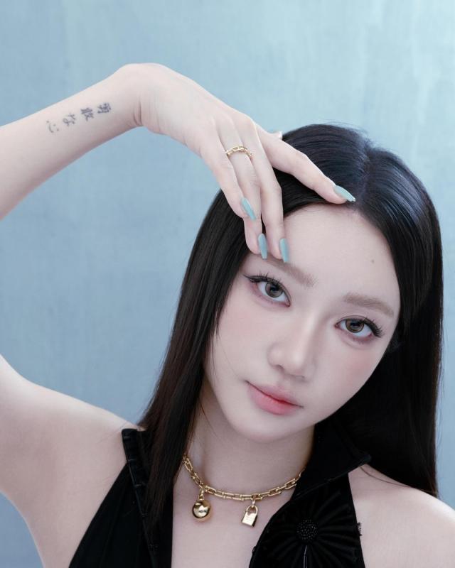 Orange hen ho anh 1