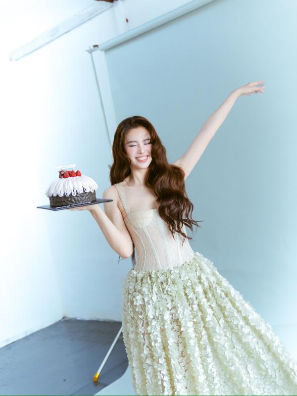 Sinh nhat Tieu Vy anh 4