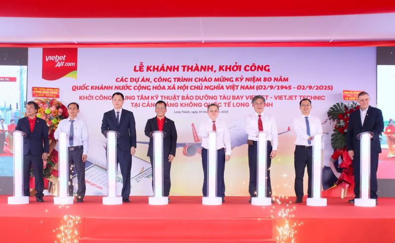 Hang hang khong Vietjet anh 3