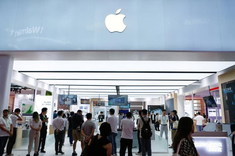 Foxconn tang luong nhan vien anh 1