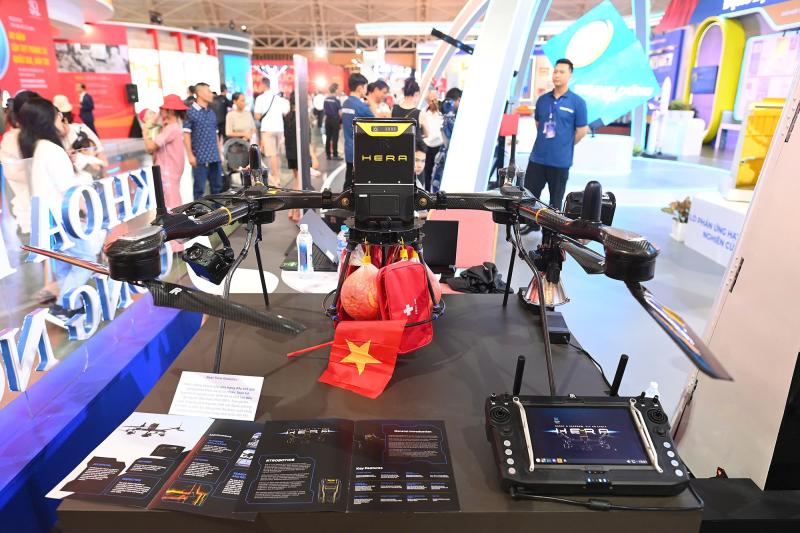 trien lam 2/9,  trien lam thanh tuu,  trien lam Quoc khanh,  robot VinMotion la gi anh 18